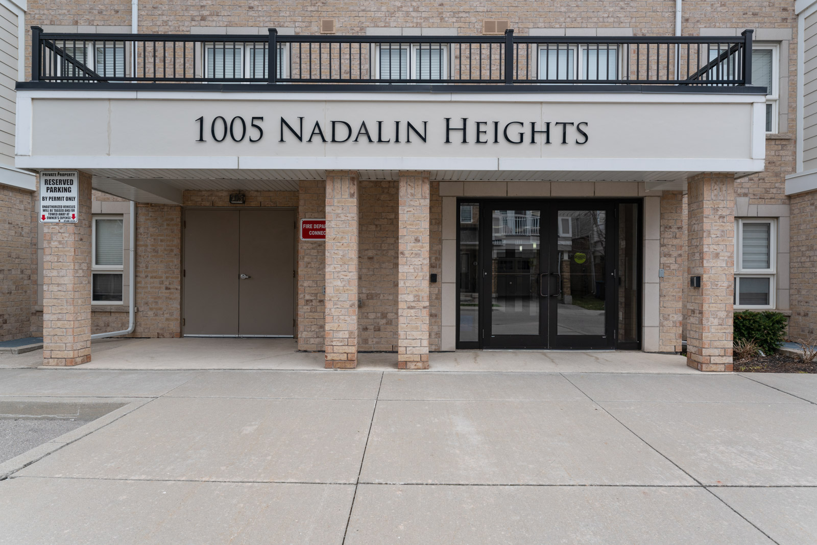208-1005 Nadalin Heights
