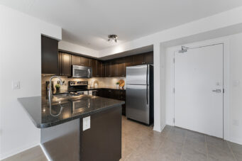 208-1005 Nadalin Heights